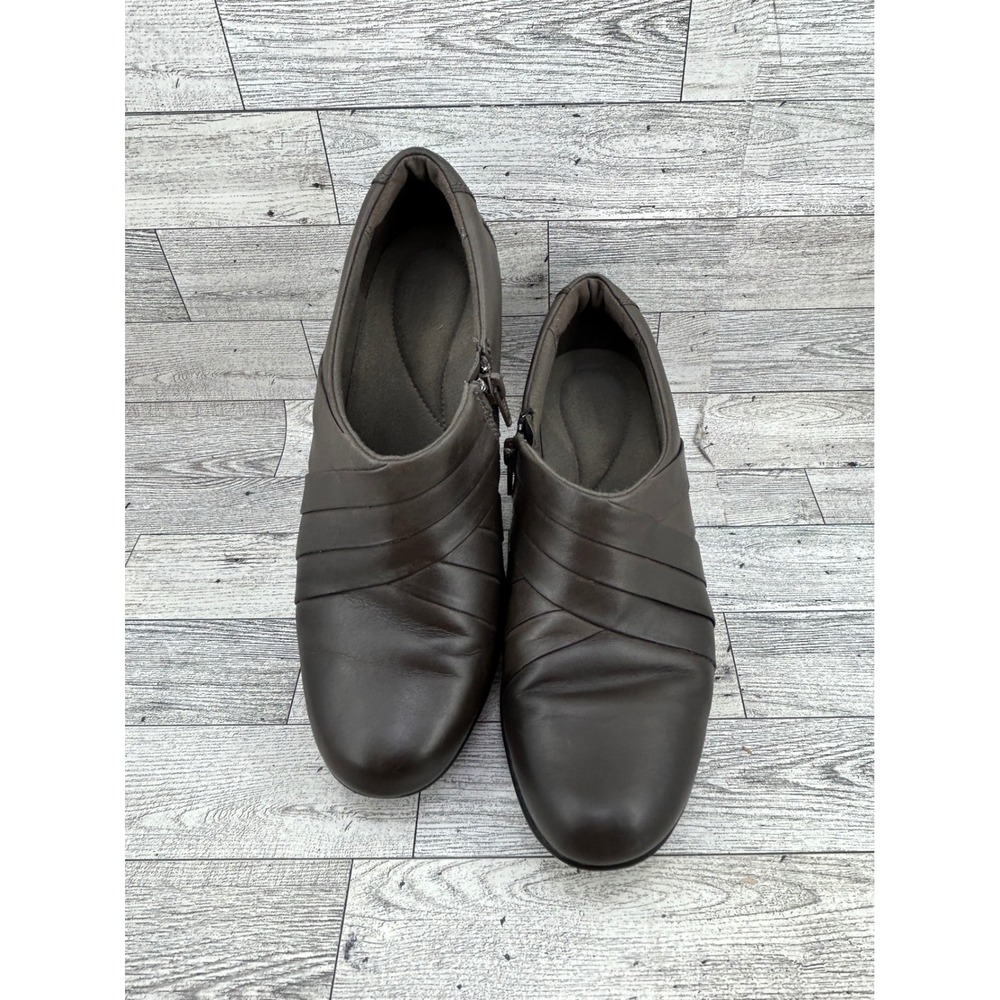 Clarks Artisan Dark Brown Leather Pleated Zip Shooties Block Heel Women Sz 8.5M